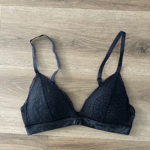 H&M Women’s Lace Triangle Bralette - Black, Size XS/S- EUC - Picture 1 of 7
